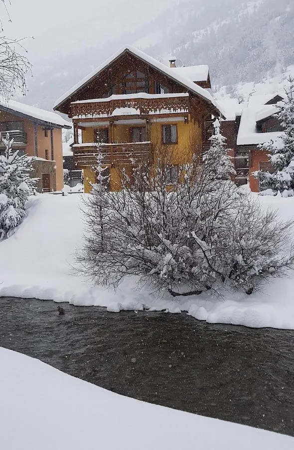 Chalet Riviere, 5 En-Suite. La Salle-les-Alpes 0*,