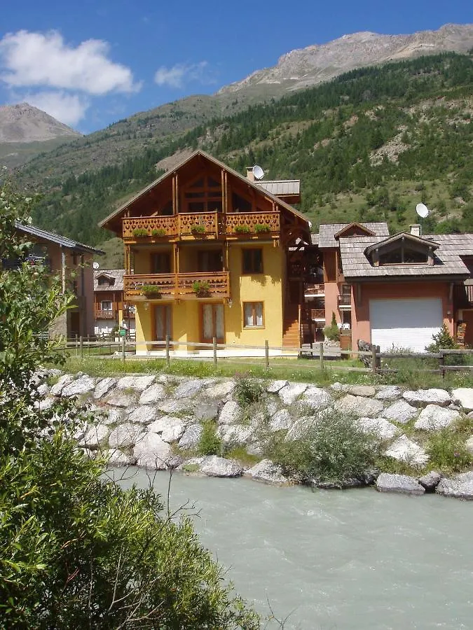 Chalet Riviere, 5 En-Suite. La Salle-les-Alpes