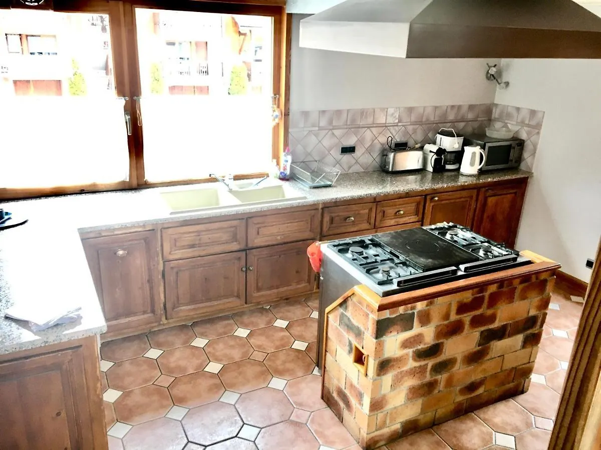 Chalet Riviere, 5 En-Suite. La Salle-les-Alpes