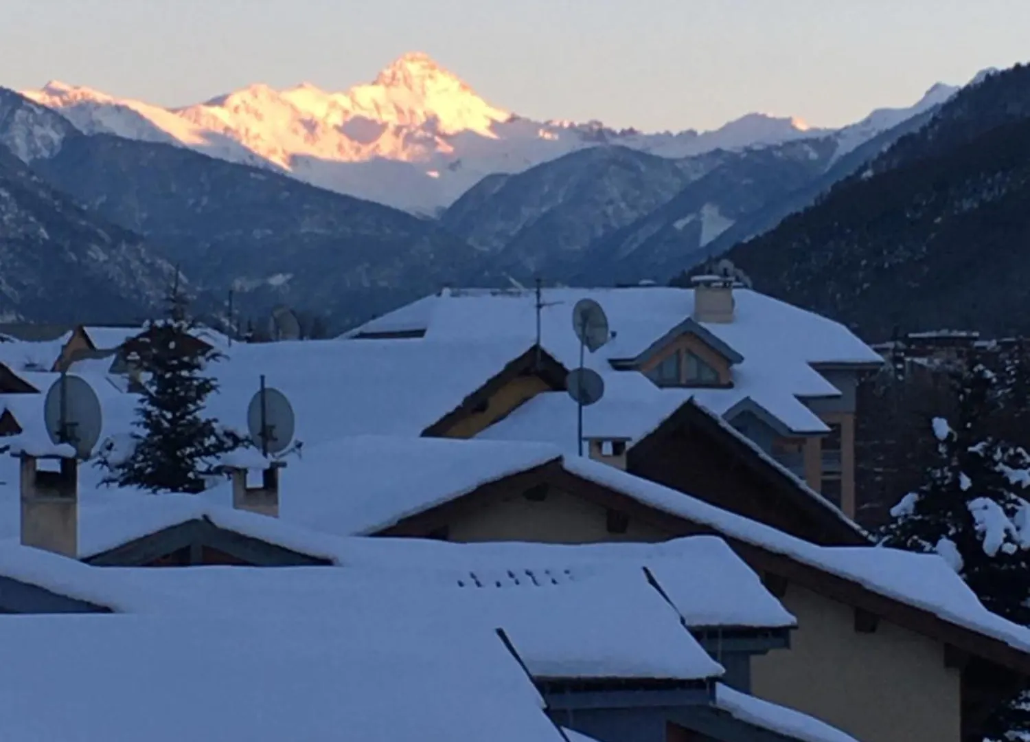 Chalet Riviere, 5 En-Suite. La Salle-les-Alpes